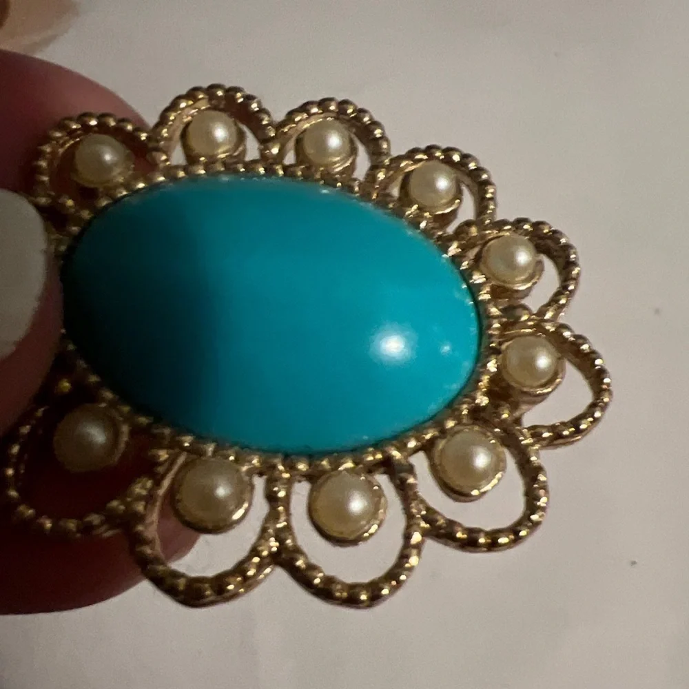 Sarah Coventry Turquoise Blue Center Faux Pearl Gold-Tone Floral Brooch